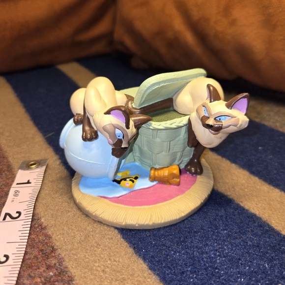 Vintage Disney Siamese Cat PVC Classic Collection Figurine With - Picture 1 of 9